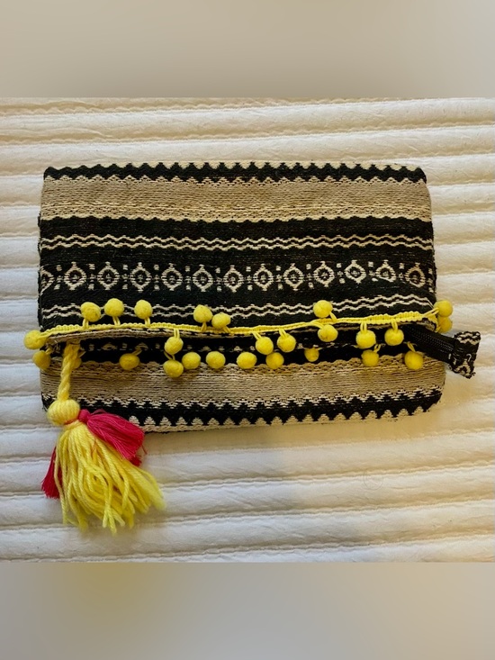 JustFab Handbags - Bohemian Style Woven Clutch